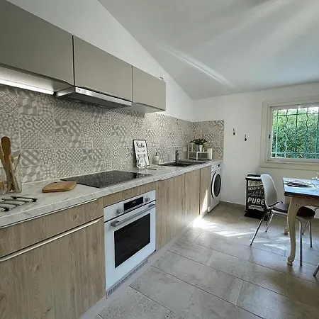 Holiday home Un Coin Tranquille *