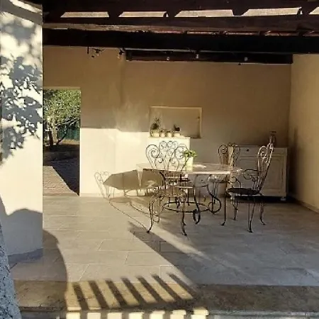 Holiday home Un Coin Tranquille